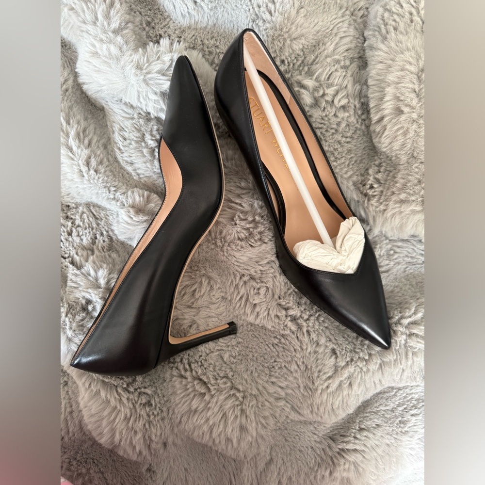 Stuart Weitzman Black Leather Pointed-Toe Pumps - Picture 2 of 3